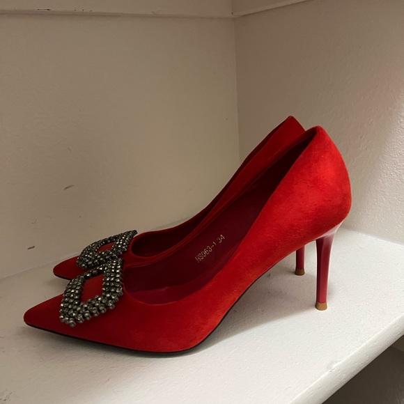 Red Heels size 5 - Picture 5 of 5